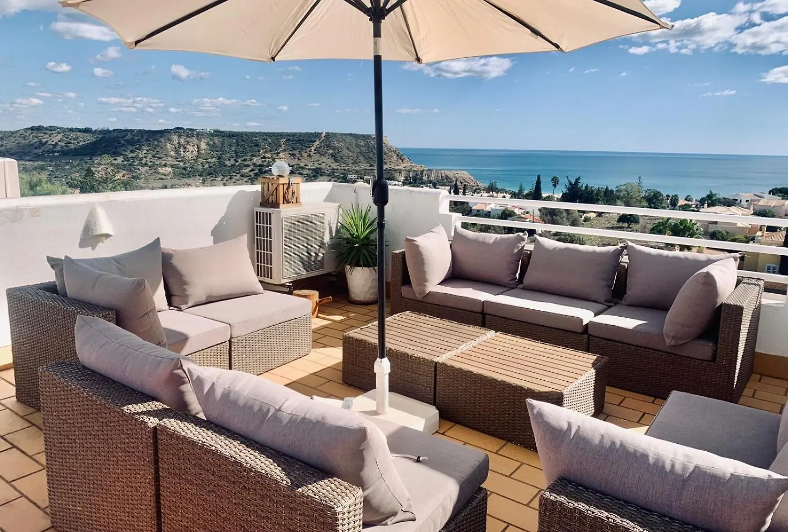 Dreamy Sea View Apartment With Access To Private Pool & Stunning Rooftop Praia Da Luz
