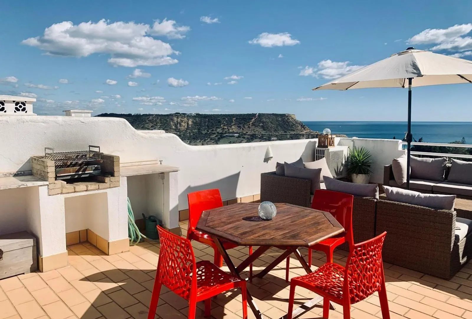 Dreamy Sea View Apartment With Access To Private Pool & Stunning Rooftop Praia Da Luz 0*,  Portugal