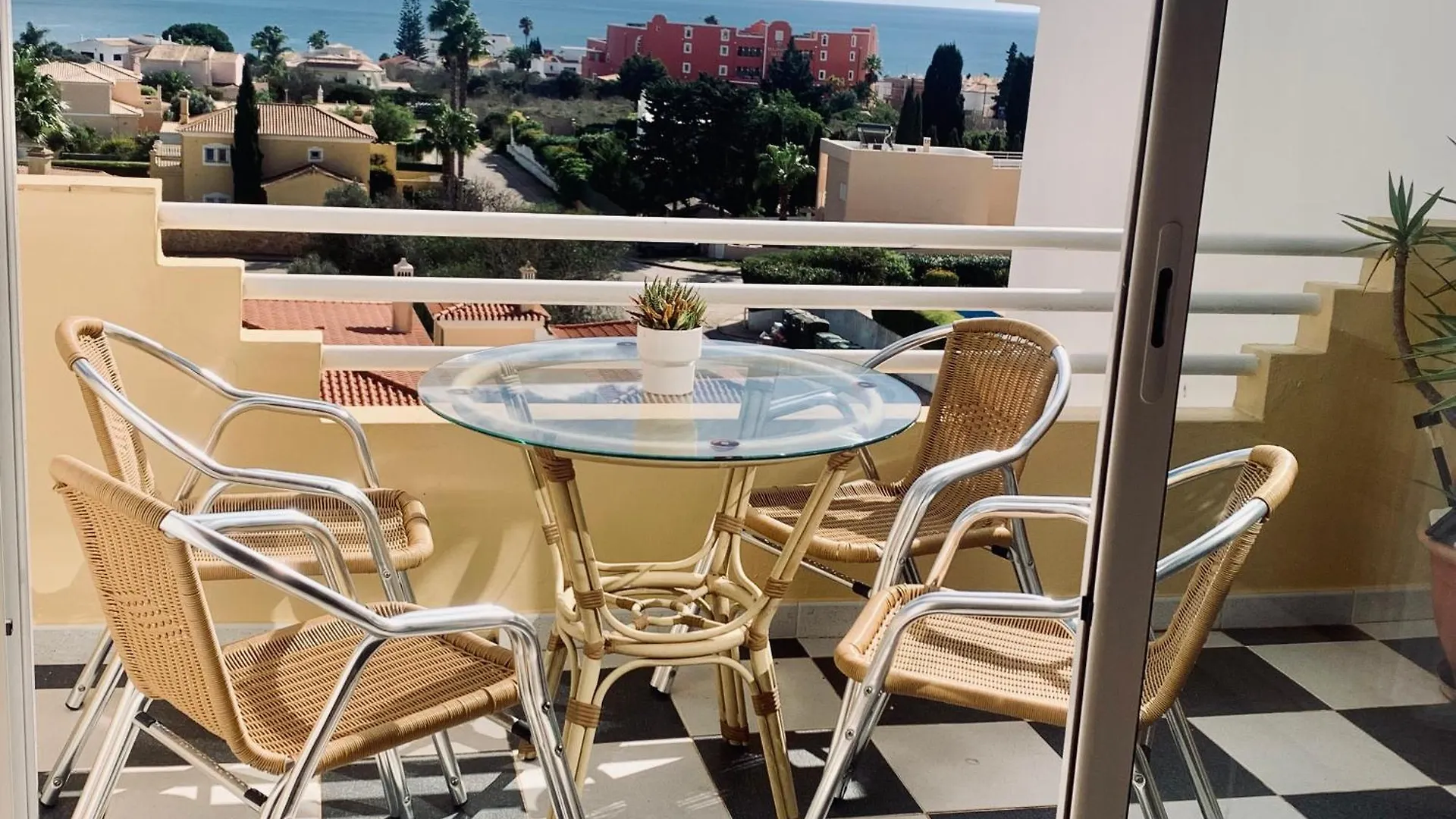 Dreamy Sea View Apartment With Access To Private Pool & Stunning Rooftop Praia Da Luz